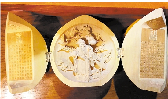 习近平赠送英国女王木雕国礼出自东阳